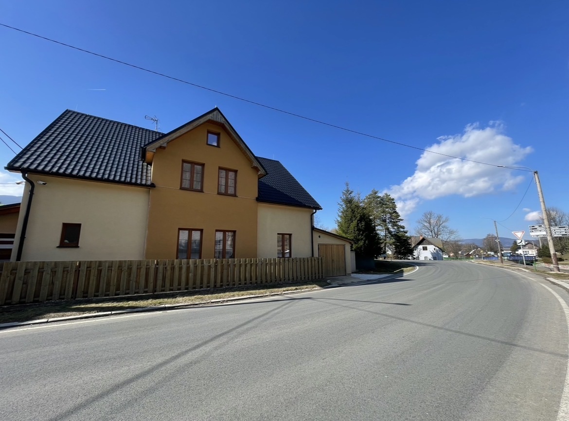 Výhled do údolí Bělé pod Pradědem